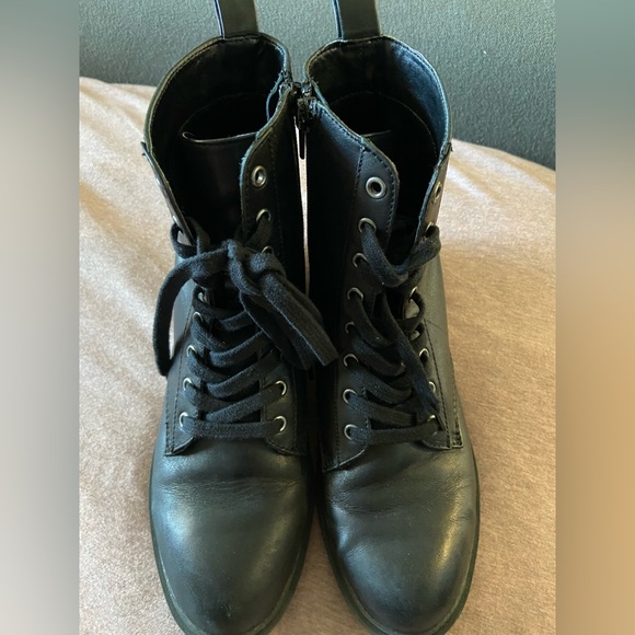 Steve Madden black combat boot size 8 - Picture 5 of 5